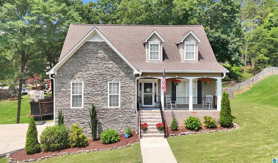 121 STERLING GATE Dr, Alabaster, AL 35007 - 3 Beds, 3 Bath