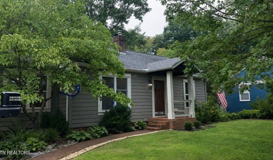 233 Spruce St, Alcoa, TN 37701 - 3 Beds, 1 Bath