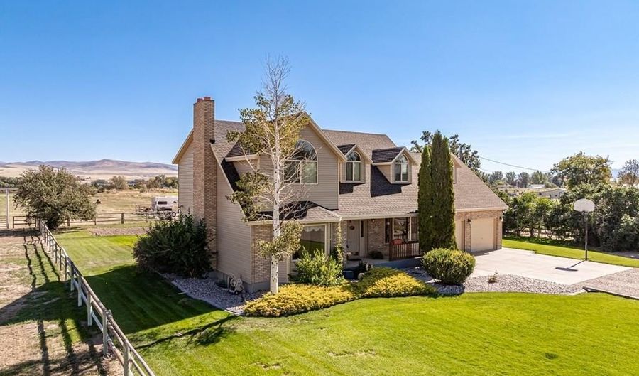 12568 N Hawthorne Rd, Chubbuck, ID 83202 - 5 Beds, 4 Bath