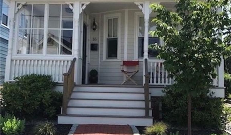 16 Carroll Ave, Newport, RI 02840 - 3 Beds, 2 Bath