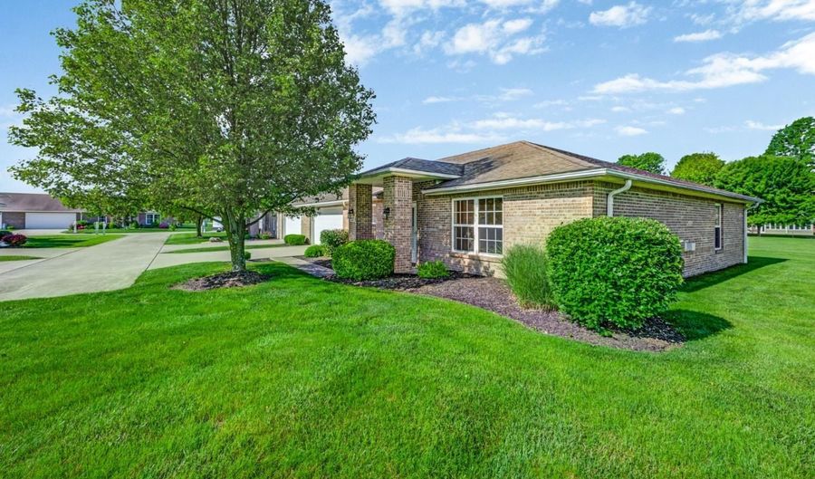 92 Chateau Blvd, Batesville, IN 47006 - 2 Beds, 2 Bath