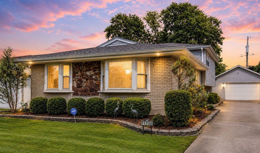 11735 S Leamington Ave, Alsip, IL 60803 - 3 Beds, 2 Bath