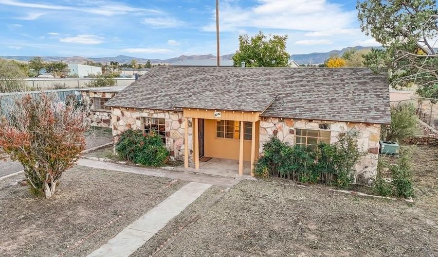 2202 W Hwy 90, Alpine, TX 79830 - 3 Beds, 2 Bath