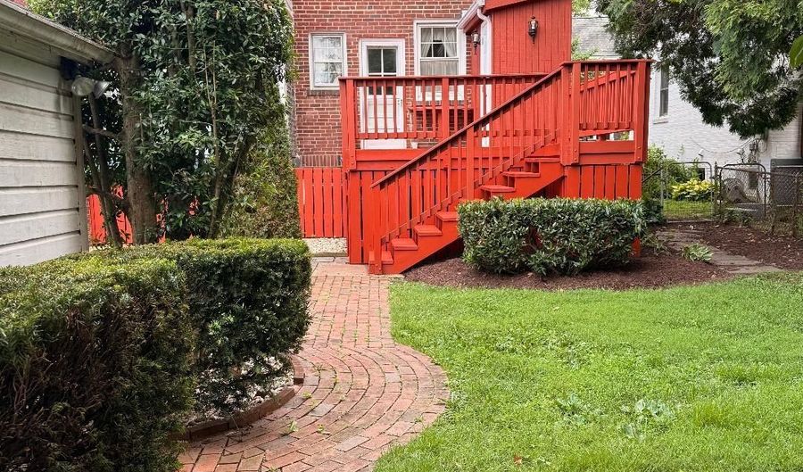 4523 ALTON Pl NW, Washington, DC 20016 - 3 Beds, 3 Bath