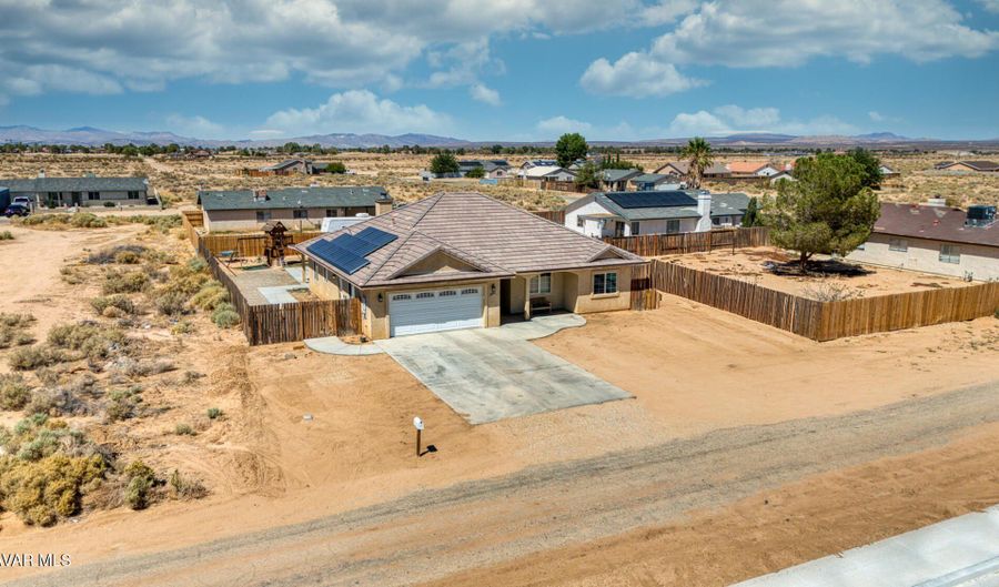 9661 Redwood Blvd, California City, CA 93505 - 3 Beds, 2 Bath