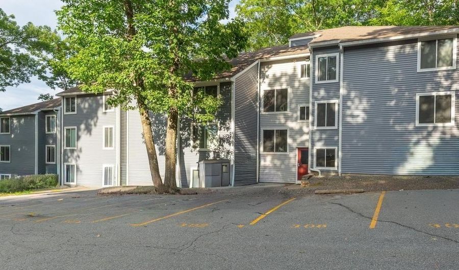 7 Wake Robin Rd 310, Lincoln, RI 02865 - 2 Beds, 2 Bath