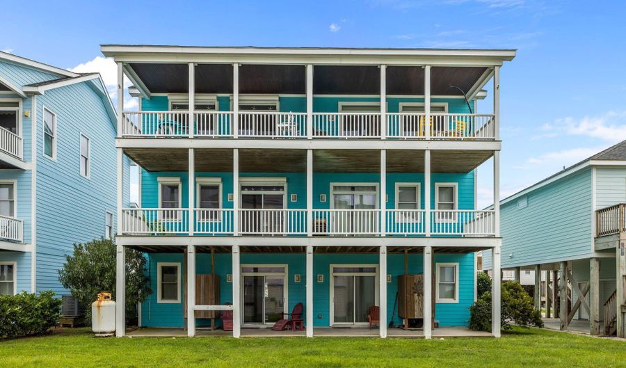 105 Winston Ave A&B, Atlantic Beach, NC 28512 - 2 Beds, 4 Bath