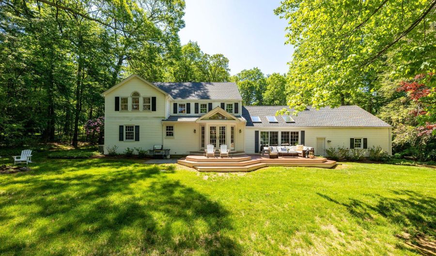 60 Old Wood Rd, Avon, CT 06001 - 4 Beds, 4 Bath