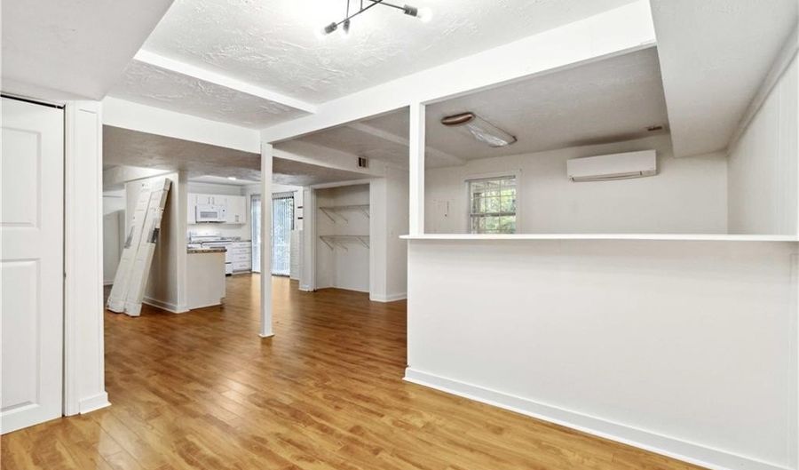 721 Wedgewood Dr B, Alpharetta, GA 30009 - 2 Beds, 1 Bath