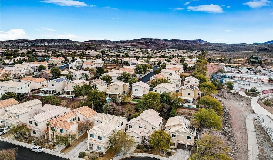 1172 Drowsy Water Ct, Henderson, NV 89052 - 4 Beds, 3 Bath