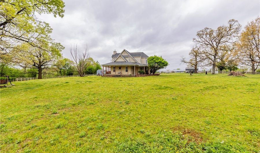12978 Huber House & 3+/- Acres Rd, Bentonville, AR 72713 - 4 Beds, 3 Bath