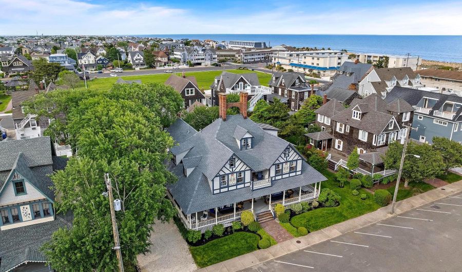 123 CORAL St, Beach Haven, NJ 08008 - 8 Beds, 6 Bath