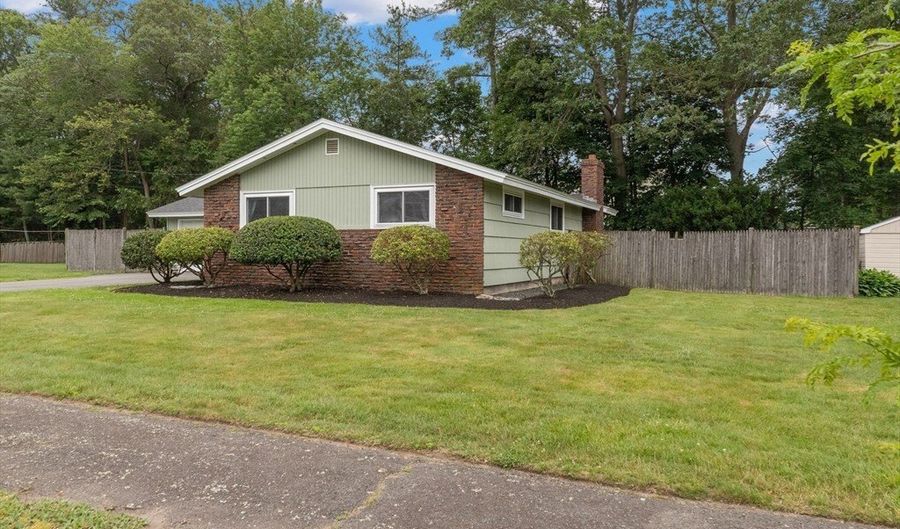 3 Mark Rd, Beverly, MA 01915 - 3 Beds, 2 Bath