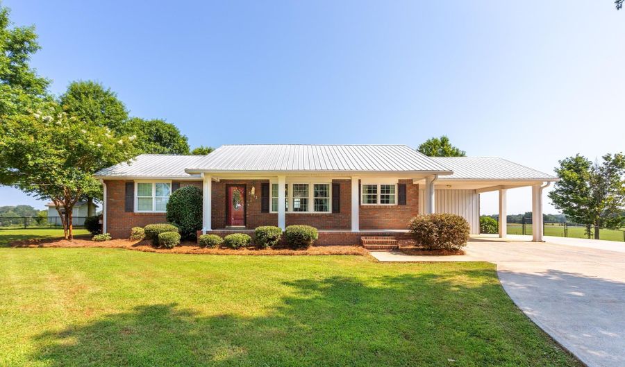 3015 GLADDEN Ln, Alexandria, AL 36250 - 3 Beds, 2 Bath