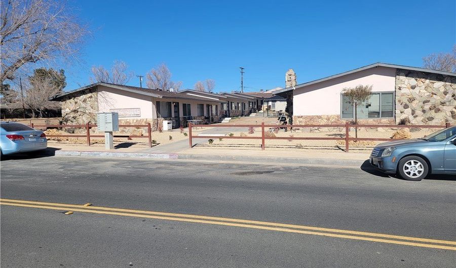 19170 US Highway 18, Apple Valley, CA 92307 - 11 Beds, 9 Bath