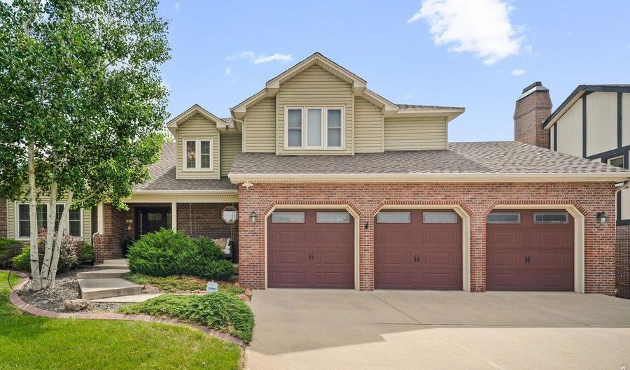 1272 Clubhouse Dr, Broomfield, CO 80020 - 5 Beds, 4 Bath