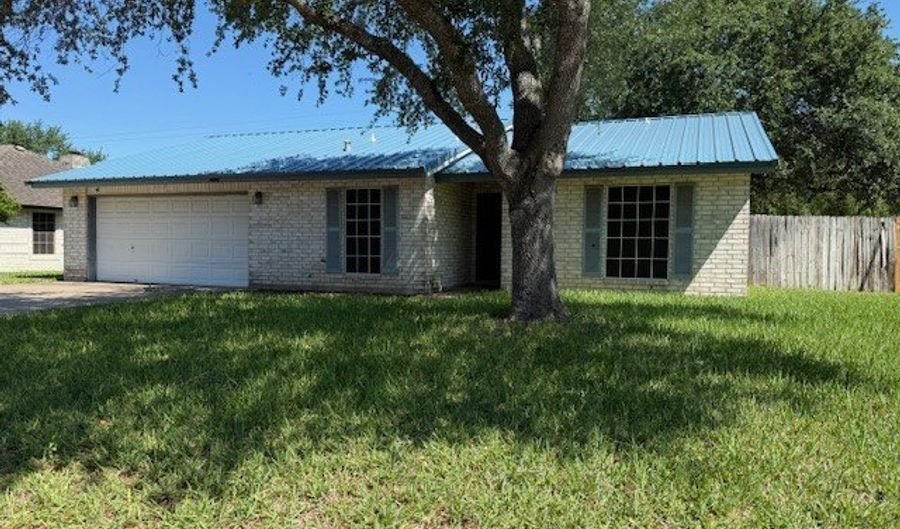 1117 Las Palmas Cir, Alice, TX 78332 - 3 Beds, 2 Bath