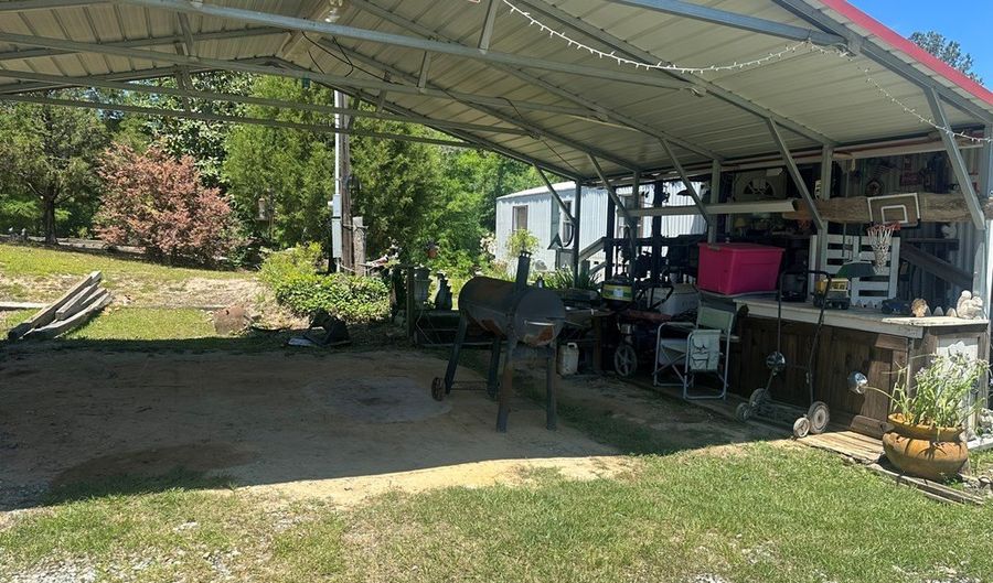 8924 County Rd 97, Abbeville, AL 36310 - 2 Beds, 1 Bath