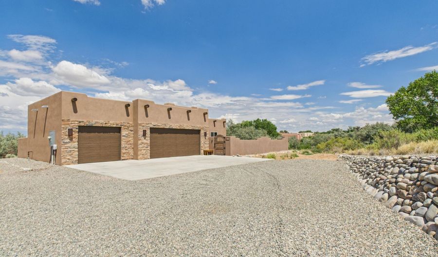 10 ROAD 3635, Aztec, NM 87410 - 4 Beds, 2 Bath