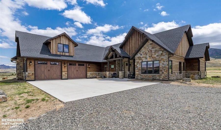 32 Big Creek Dr, Cody, WY 82414 - 3 Beds, 2 Bath