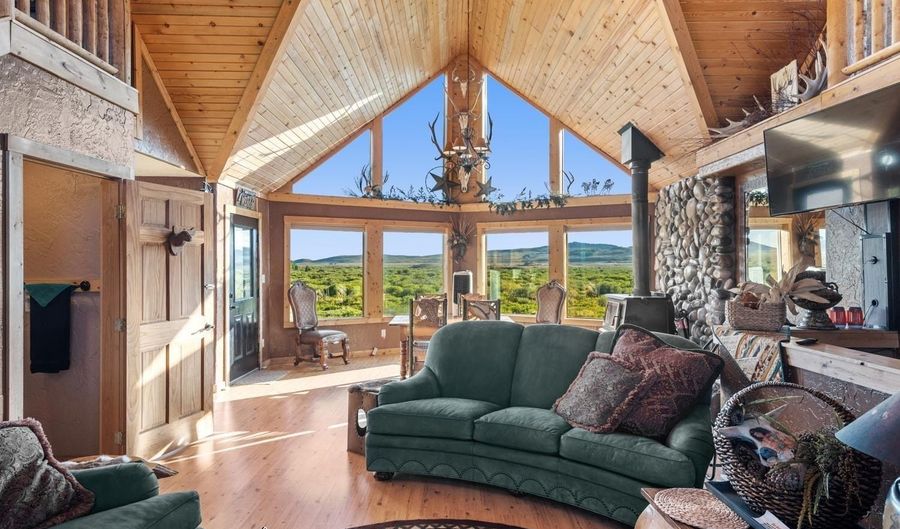 6 CATTLE DRIVE Ln, Cora, WY 82925 - 6 Beds, 3 Bath