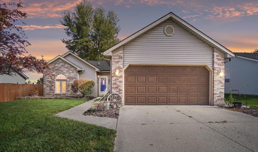 111 Autumn Hills Dr, Avilla, IN 46710 - 3 Beds, 2 Bath