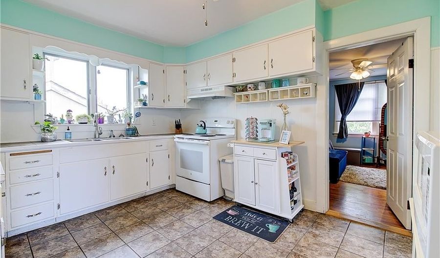 60 Fraser St, East Providence, RI 02914 - 3 Beds, 2 Bath