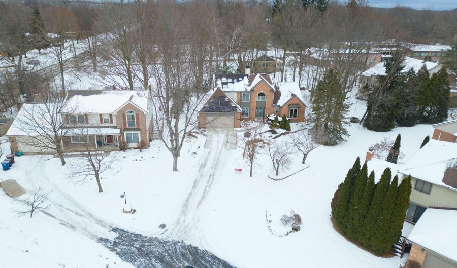 825 Brookside Dr, Ann Arbor, MI 48105 - 3 Beds, 2 Bath