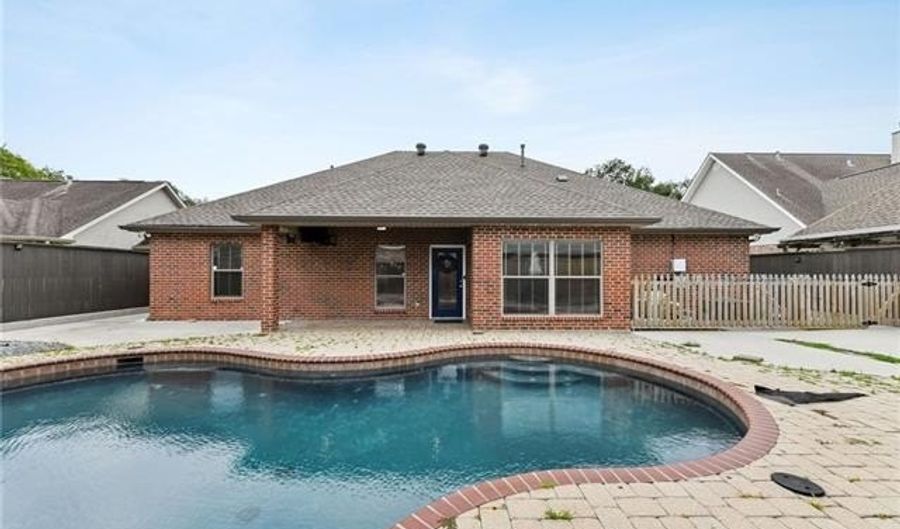 733 CAZALARD St, Belle Chasse, LA 70037 - 4 Beds, 2 Bath