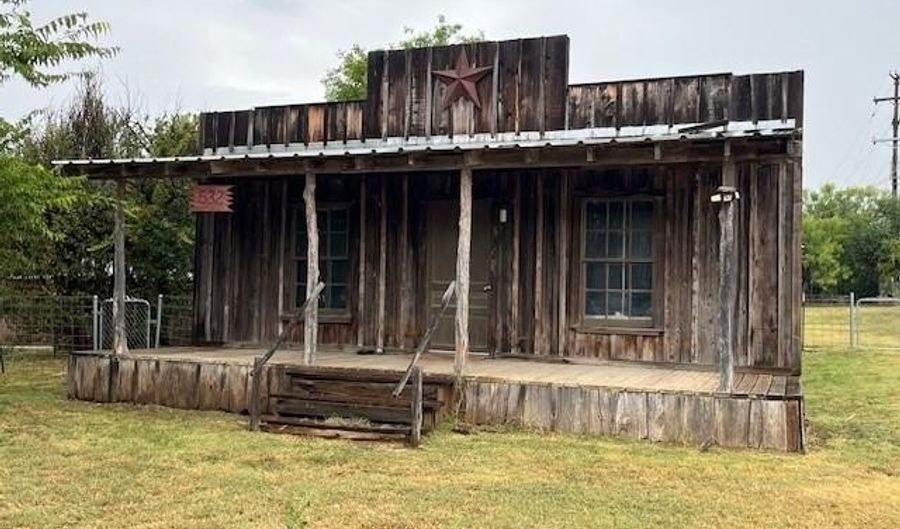 532 S 2nd St, Albany, TX 76430 - 1 Beds, 2 Bath