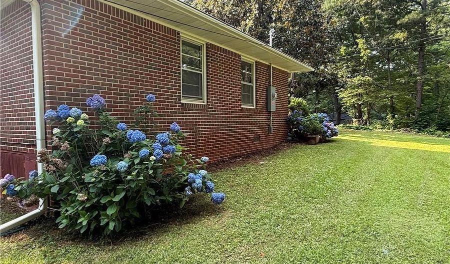 1791 Fairview Dr SW, Austell, GA 30106 - 2 Beds, 2 Bath