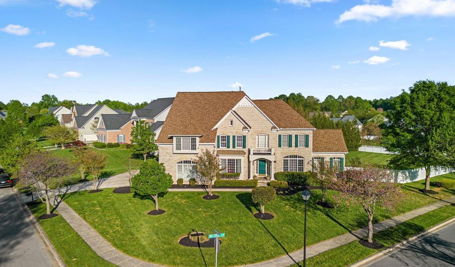 12801 WILLOW MARSH Ln, Bowie, MD 20720 - 6 Beds, 5 Bath