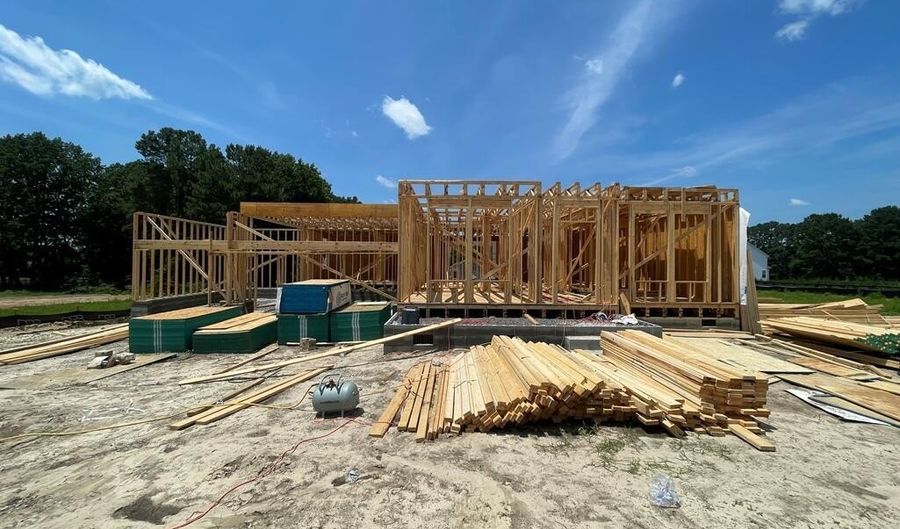 380 Shelby Meadow Ln, Angier, NC 27501 - 4 Beds, 5 Bath
