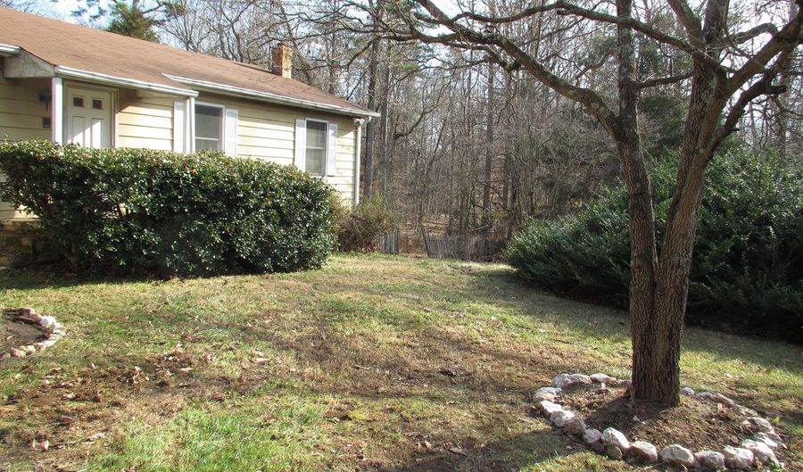 1181 KRISTIN Ln, Amissville, VA 20106 - 3 Beds, 2 Bath