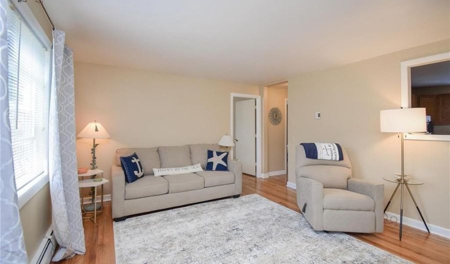 70 Carroll Ave 509, Newport, RI 02840 - 2 Beds, 1 Bath