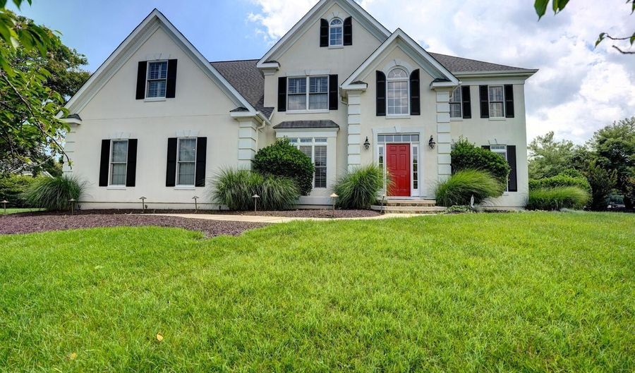 35728 BLACK MARLIN Dr, Lewes, DE 19958 - 5 Beds, 5 Bath