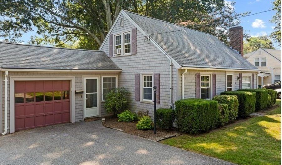 86 Bretton Woods Dr, Cranston, RI 02920 - 3 Beds, 2 Bath