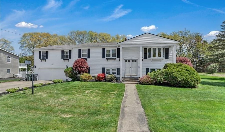 15 Driftwood Dr, Coventry, RI 02816 - 3 Beds, 2 Bath
