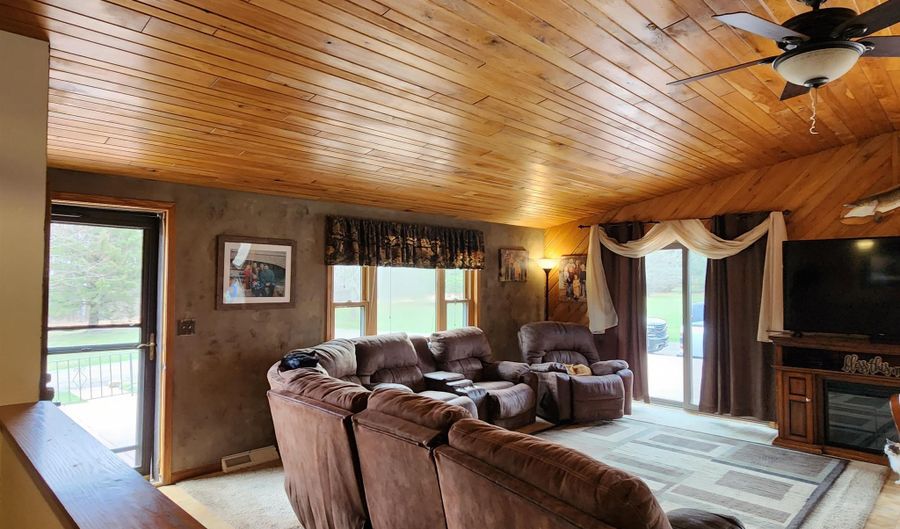 245228 MERIDIAN Rd, Athens, WI 54411 - 4 Beds, 2 Bath