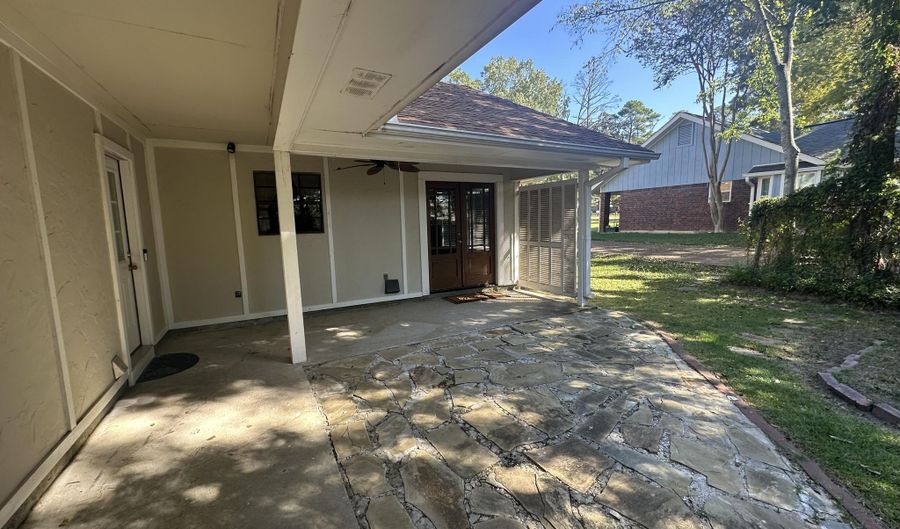 301 Camelia Trl, Brandon, MS 39047 - 3 Beds, 2 Bath