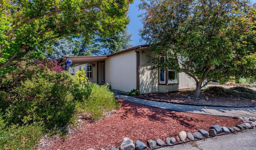 215 Tolman Creek Rd SPC 10, Ashland, OR 97520 - 3 Beds, 2 Bath