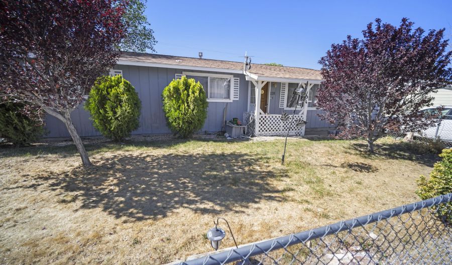 135 McCart St, Fernley, NV 89408 - 3 Beds, 2 Bath