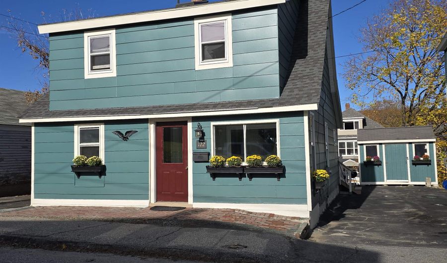 122 Sessions St, Berlin, NH 03570 - 4 Beds, 2 Bath