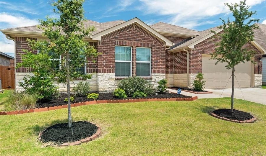 728 Golden Gate Park Rd, Alvarado, TX 76009 - 5 Beds, 3 Bath