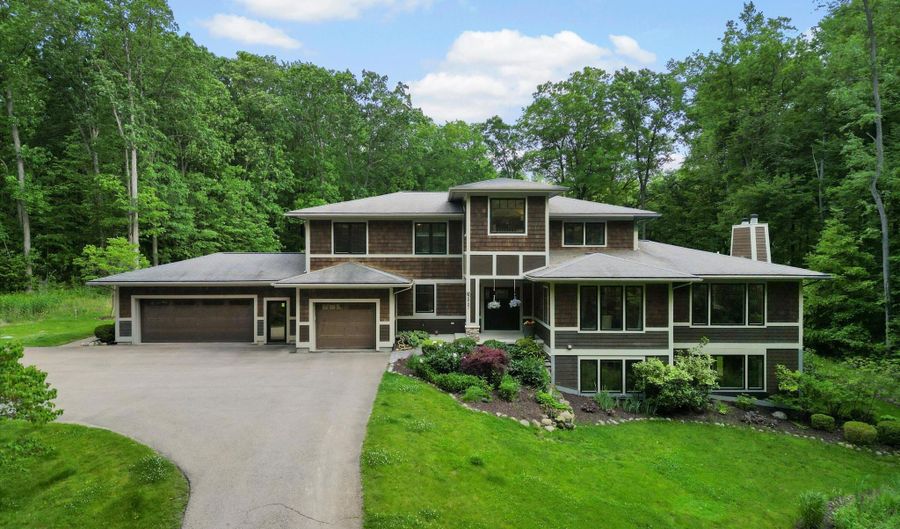 3867 Hawk Crest Rd, Ann Arbor, MI 48103 - 6 Beds, 5 Bath