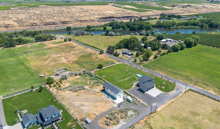 9216 E Pendleton Rd, Benton City, WA 99320 - 4 Beds, 4 Bath