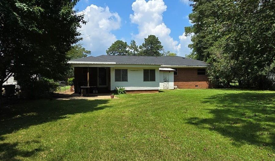 138 Columbia Ave, Americus, GA 31709 - 3 Beds, 2 Bath