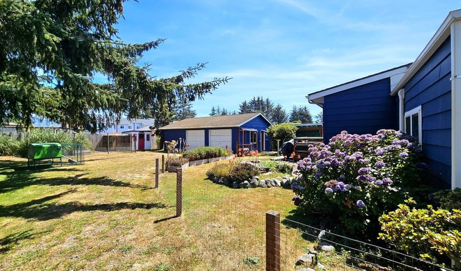 434 ARNOLD Ln, Brookings, OR 97415 - 3 Beds, 3 Bath