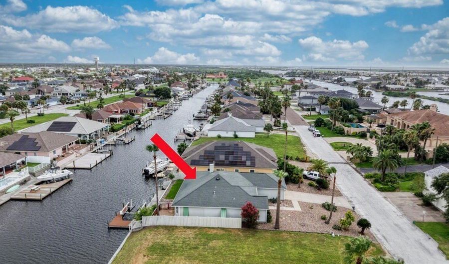 950 Bay St, Aransas Pass, TX 78336 - 3 Beds, 2 Bath