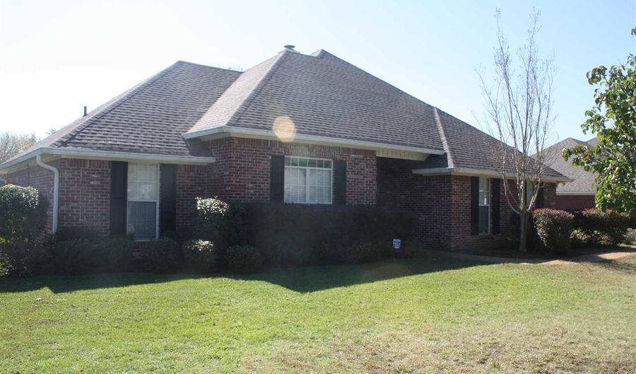 103 RAINTREE Rd, Madison, MS 39110 - 4 Beds, 2 Bath